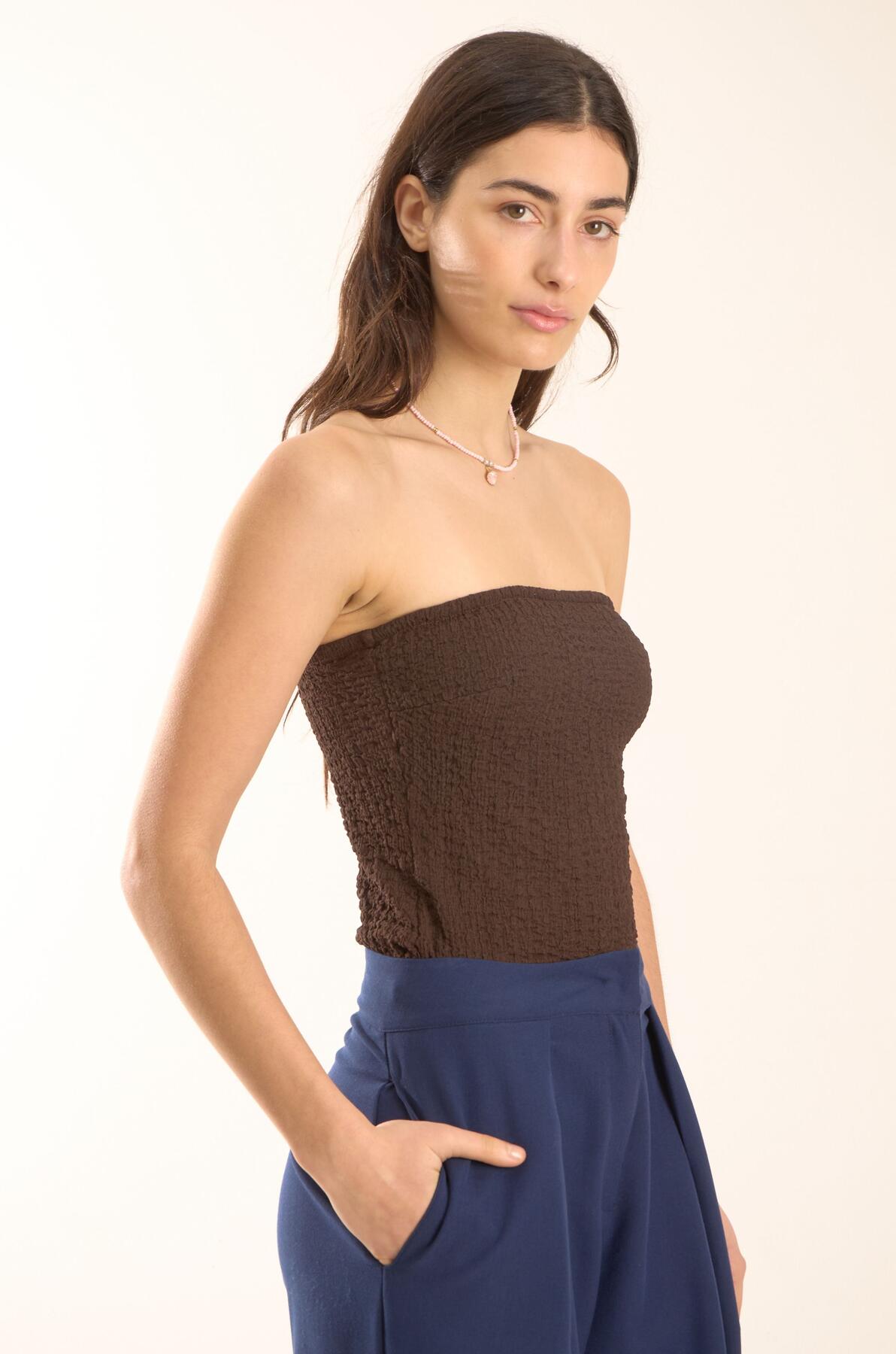 Top strapless de hawaii con pinzas y elástico