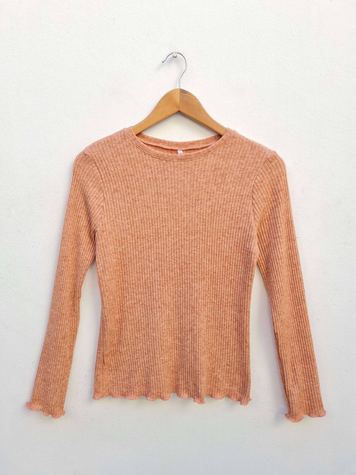 Sweater de morley angora con rulote en puños y en borde inferior
