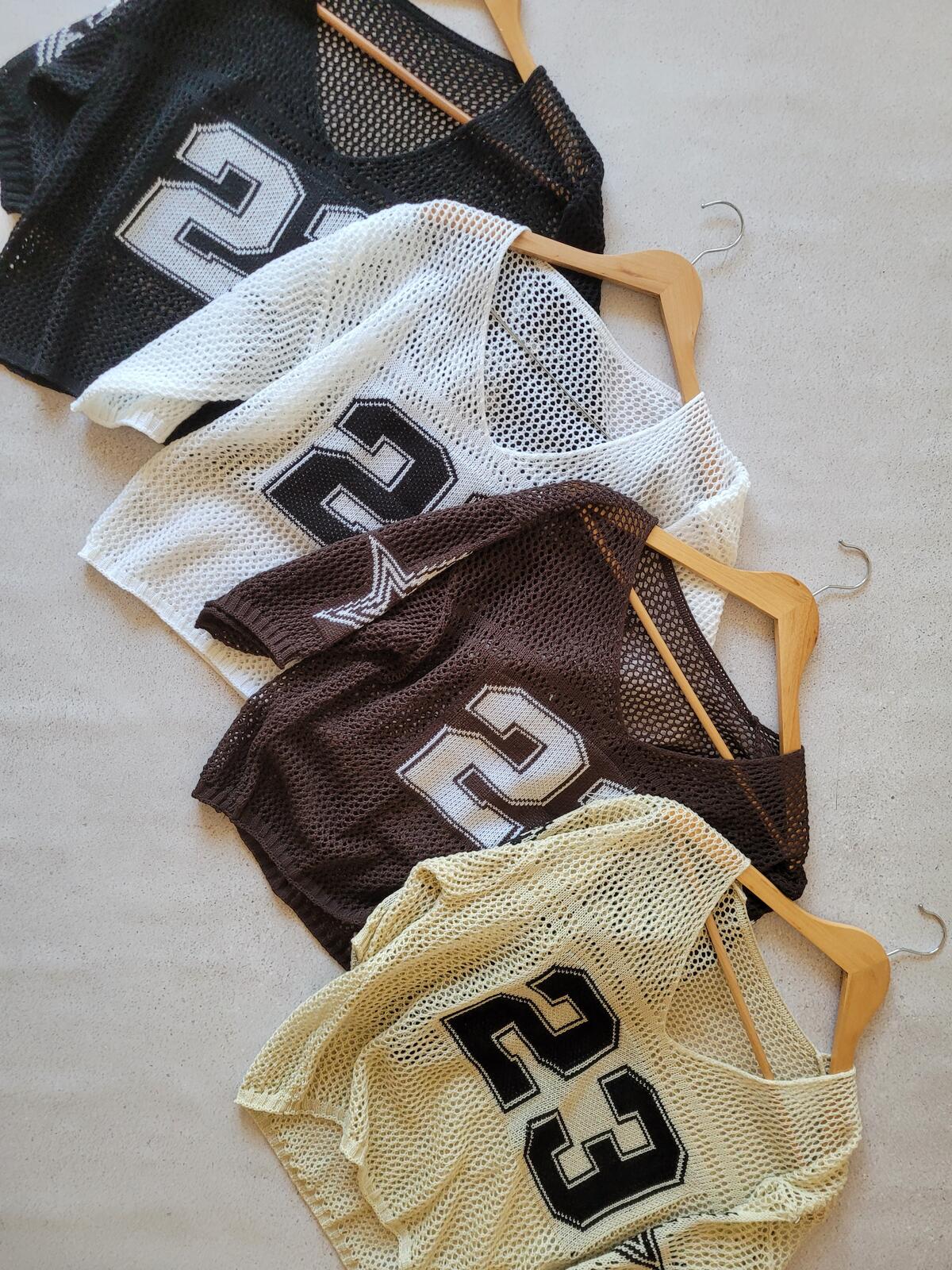 REMERA HILO CALADO 23