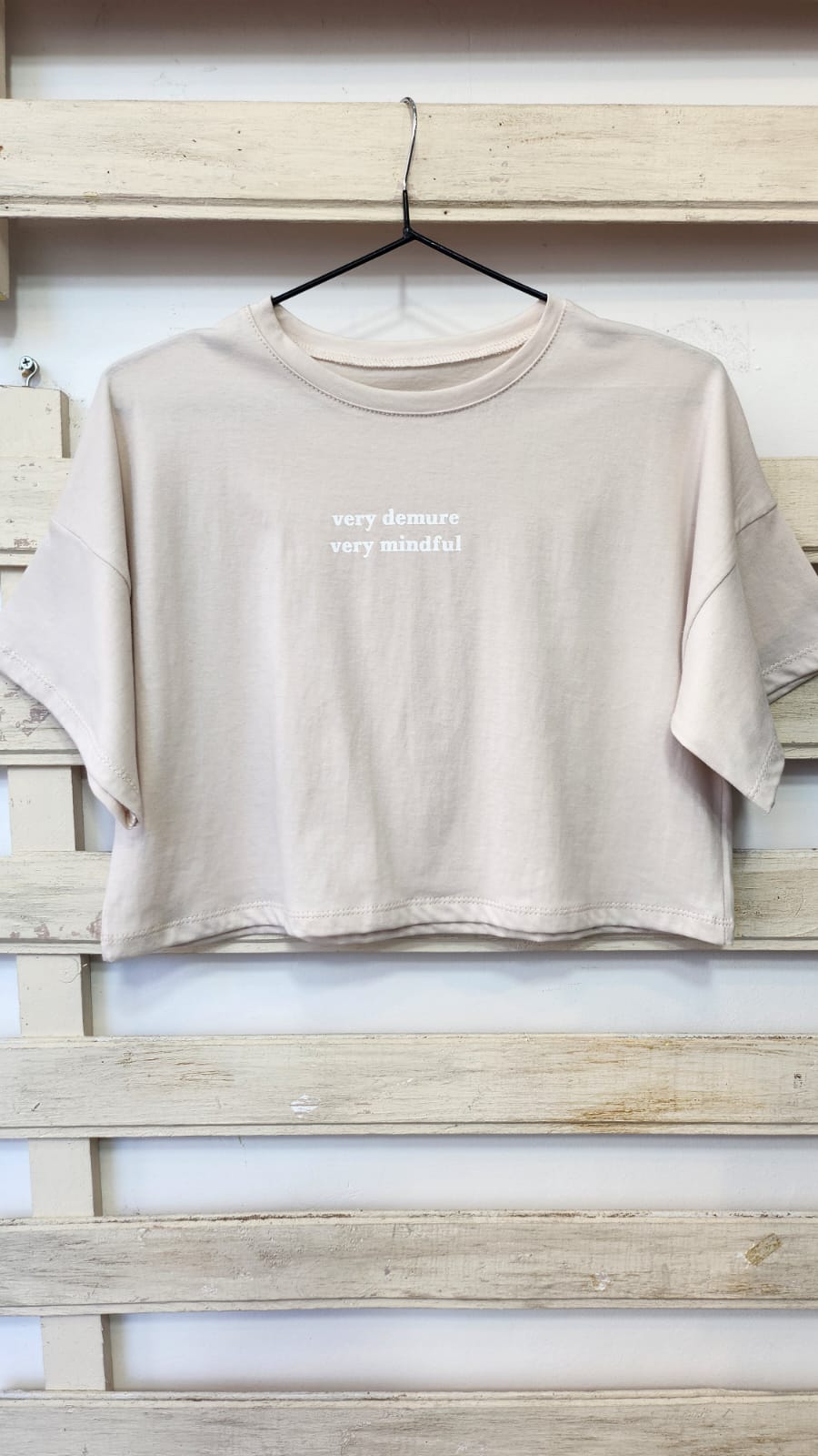 Remera croptop VERY MINDFUL