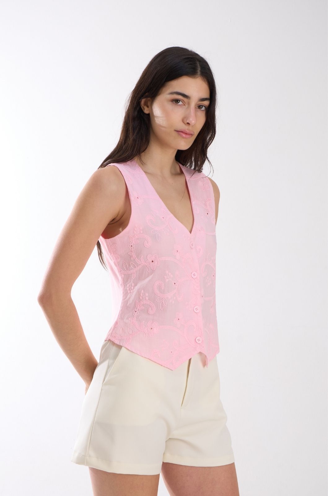 Chaleco de broderie y poplin en espalda con botones