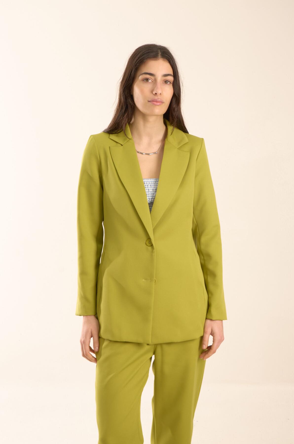Blazer sastrero largo forrado con hombreras recorte dior y bolsi