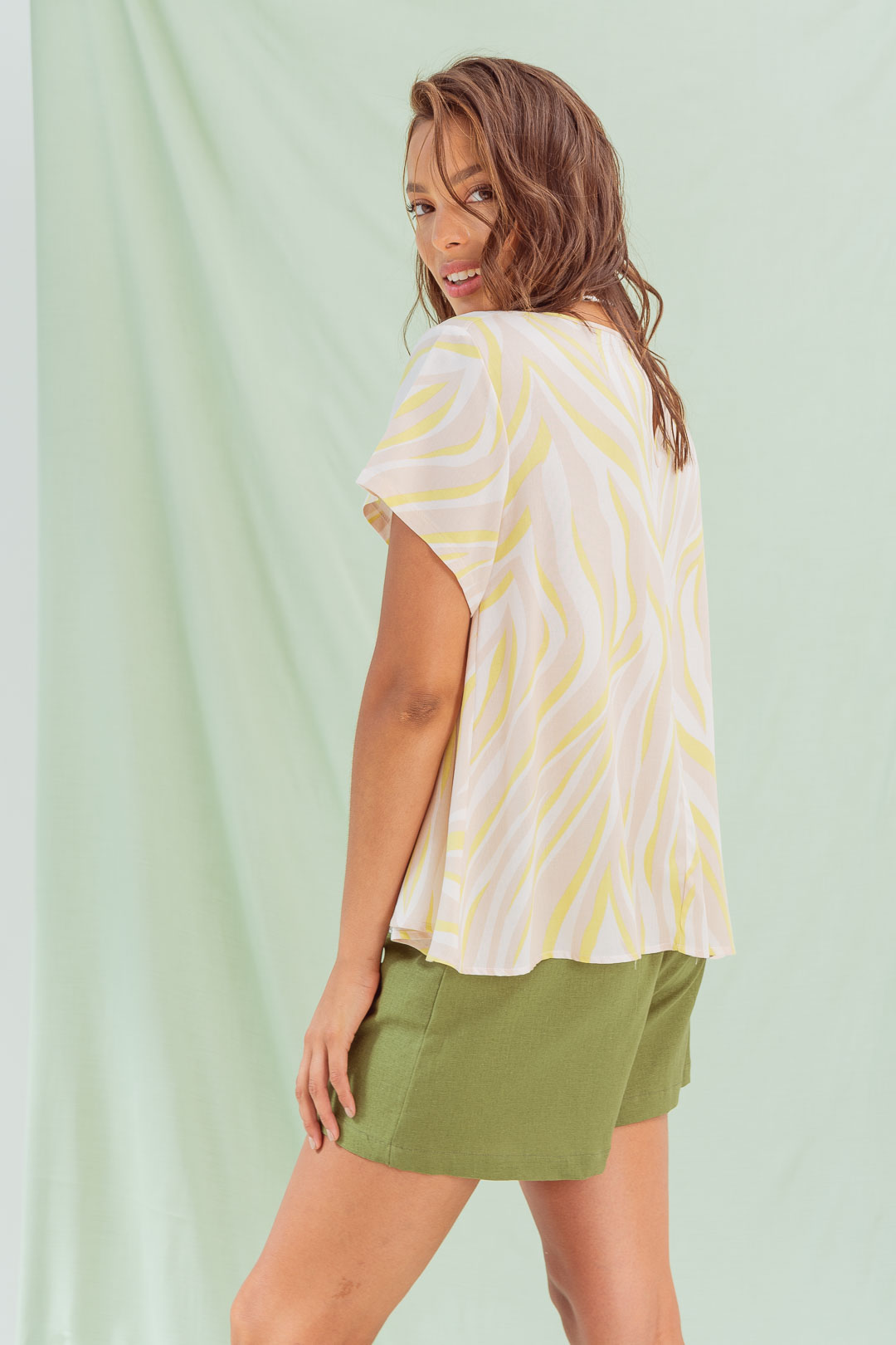 Blusa de fibrana estampada evasé con lágrima