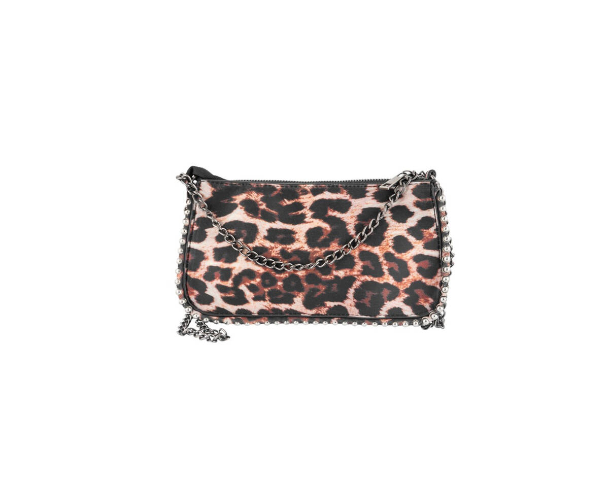 Cartera sobre animal print con tachas