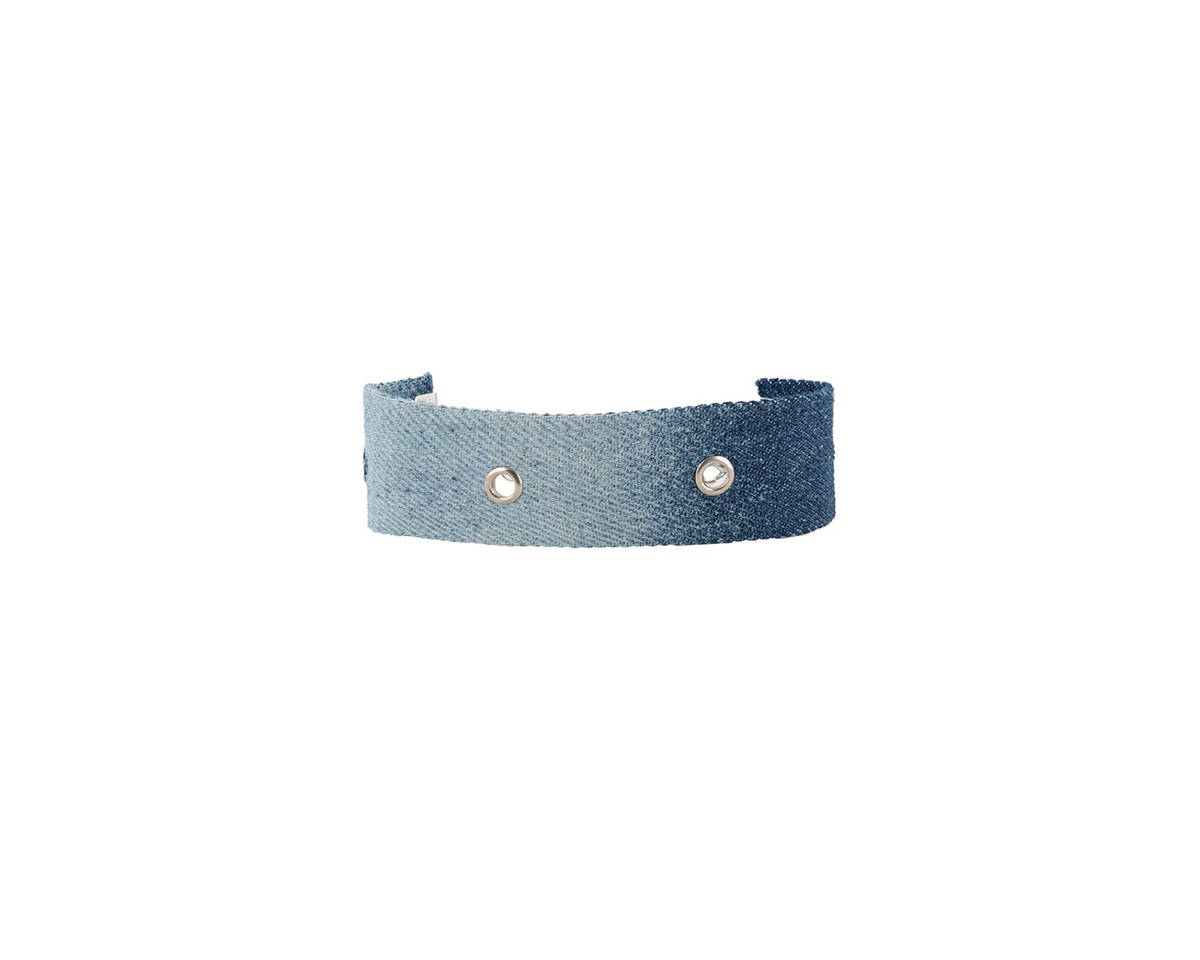 Pulsera jeans con ojal
