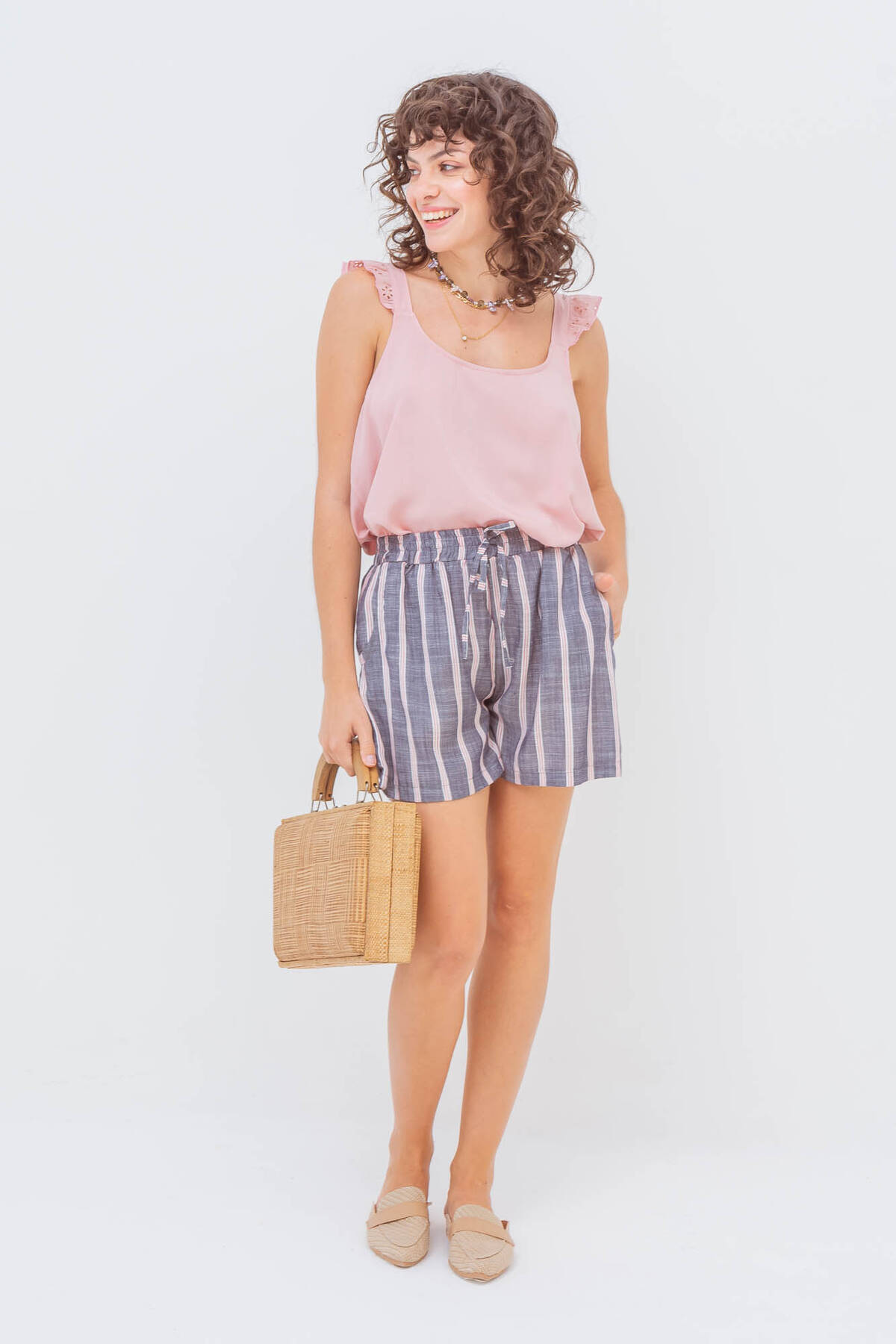 Short de lino estampado rayado con elástico en cintura