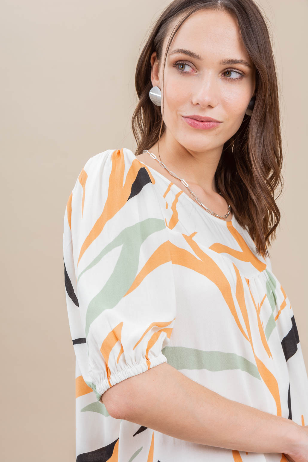 Blusa de fibrana estampada manga princesa