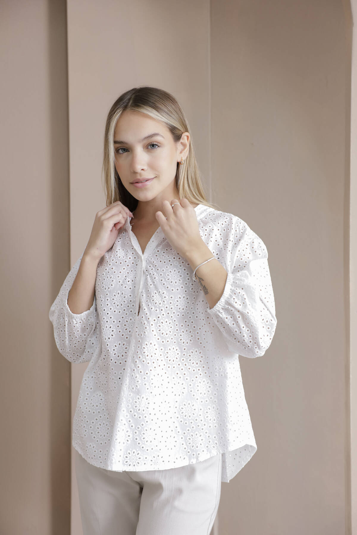 C300 BLUSA BRODERY MANGA 3-4