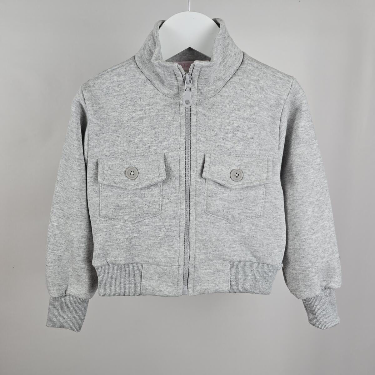 Campera Friza Cuello Alto con Bolsillo Boton