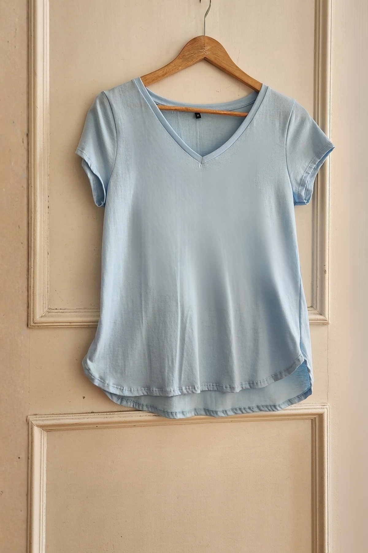 REMERA ESCOTE V LISA