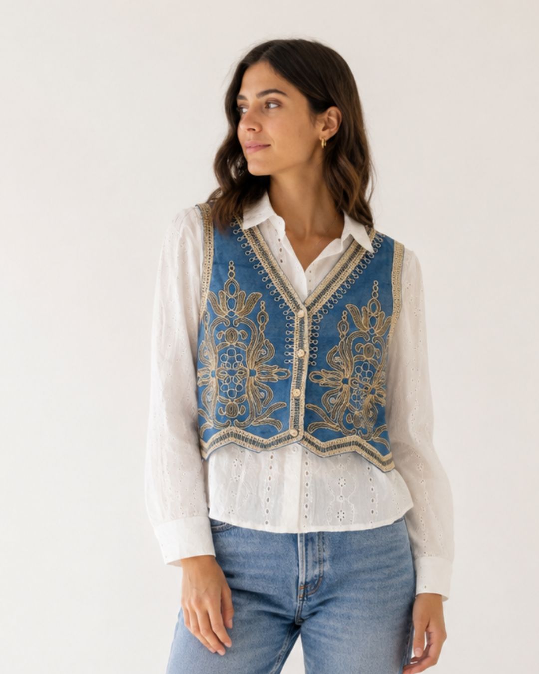Chaleco importado en denim con bordados