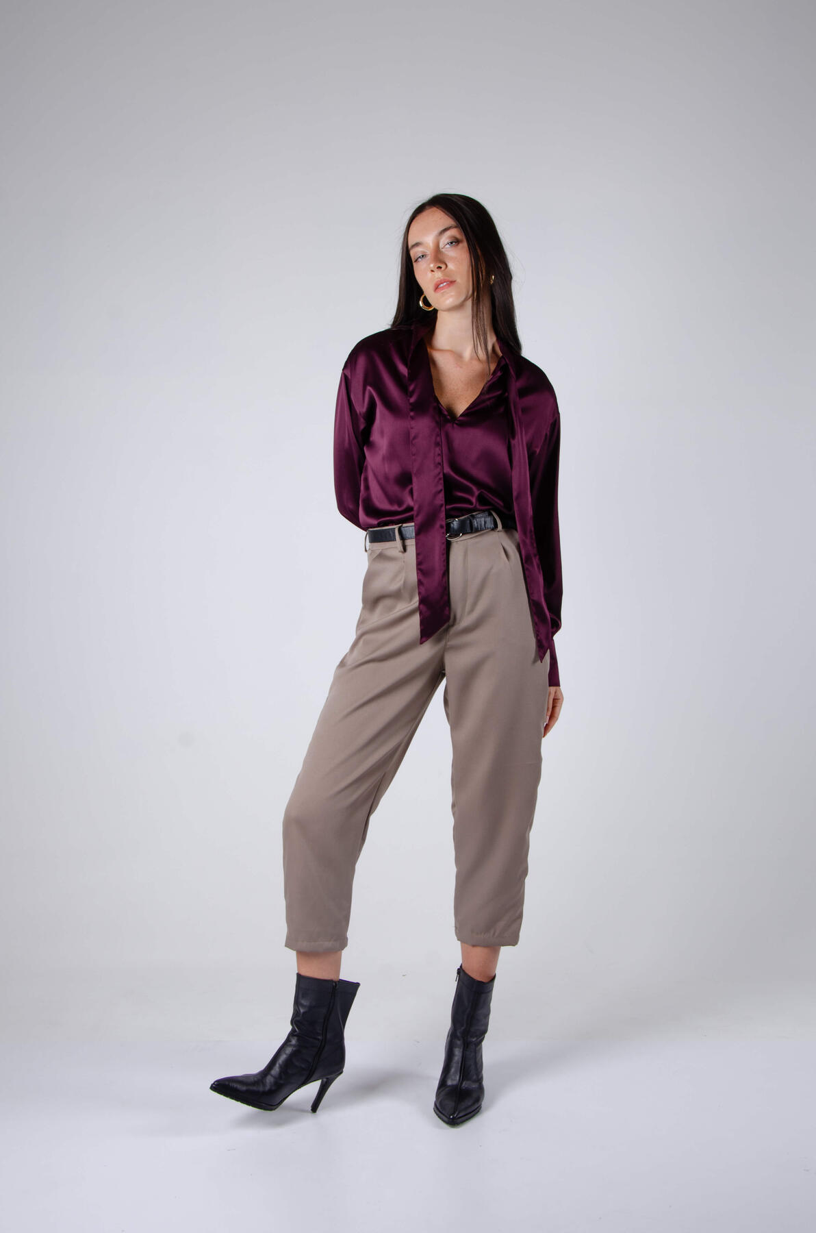 Pantalón sastrero cigarette con elástico pinzas y bolsillos