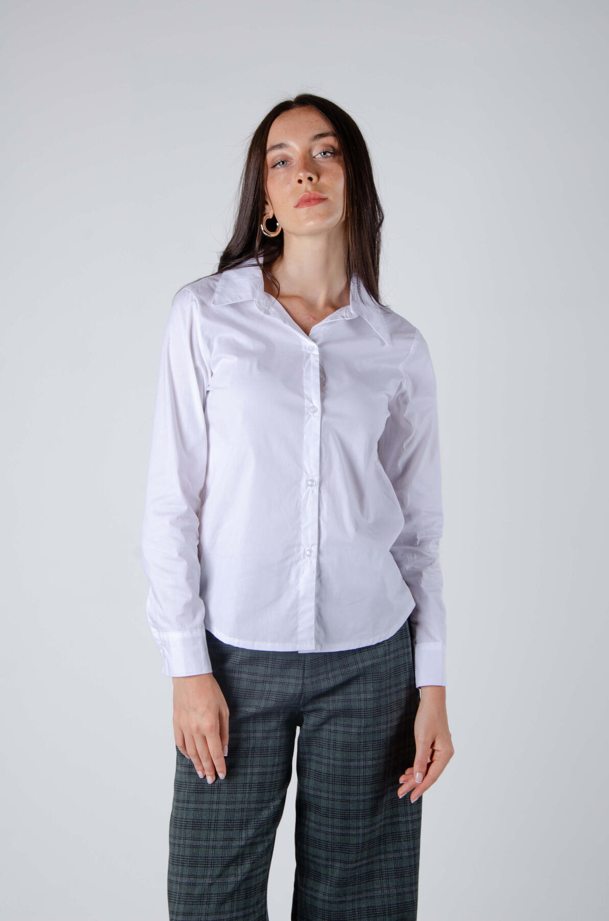 Camisa de poplín algodón con span con canesú y tabla