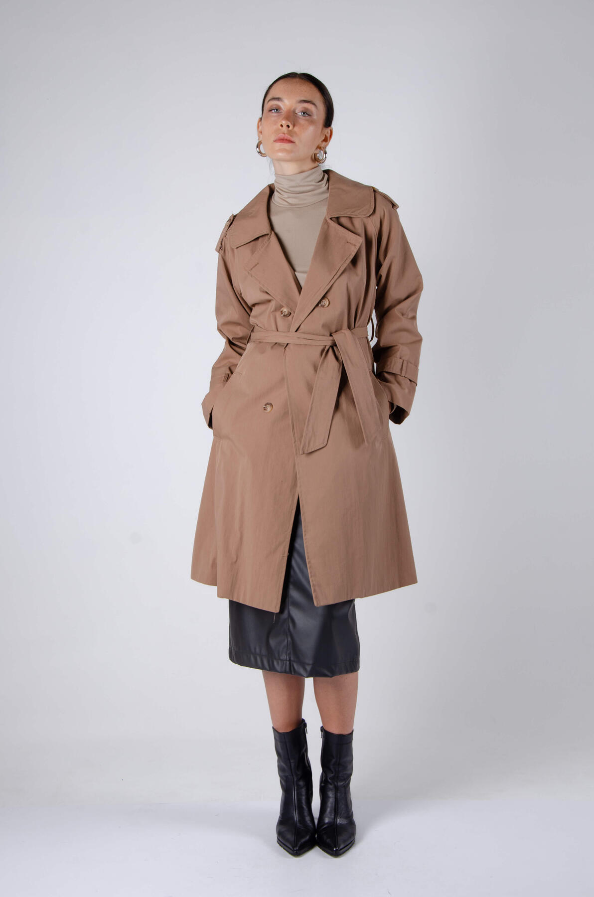 Trench clásico impermeable forrado y cruzado