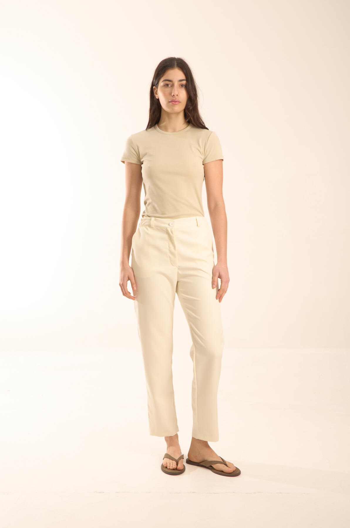 Pantalón sastrero con elástico pasacintos y bolsillos