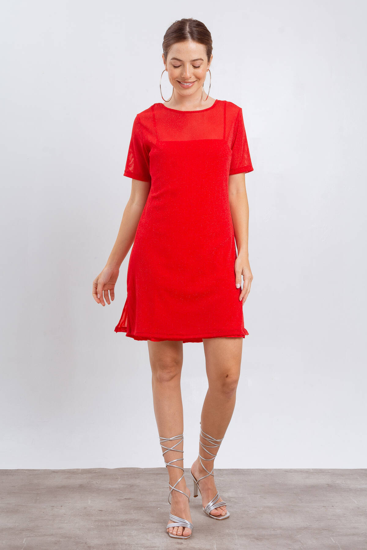 Vestido de microtul con espalda cavada tajos y forrería