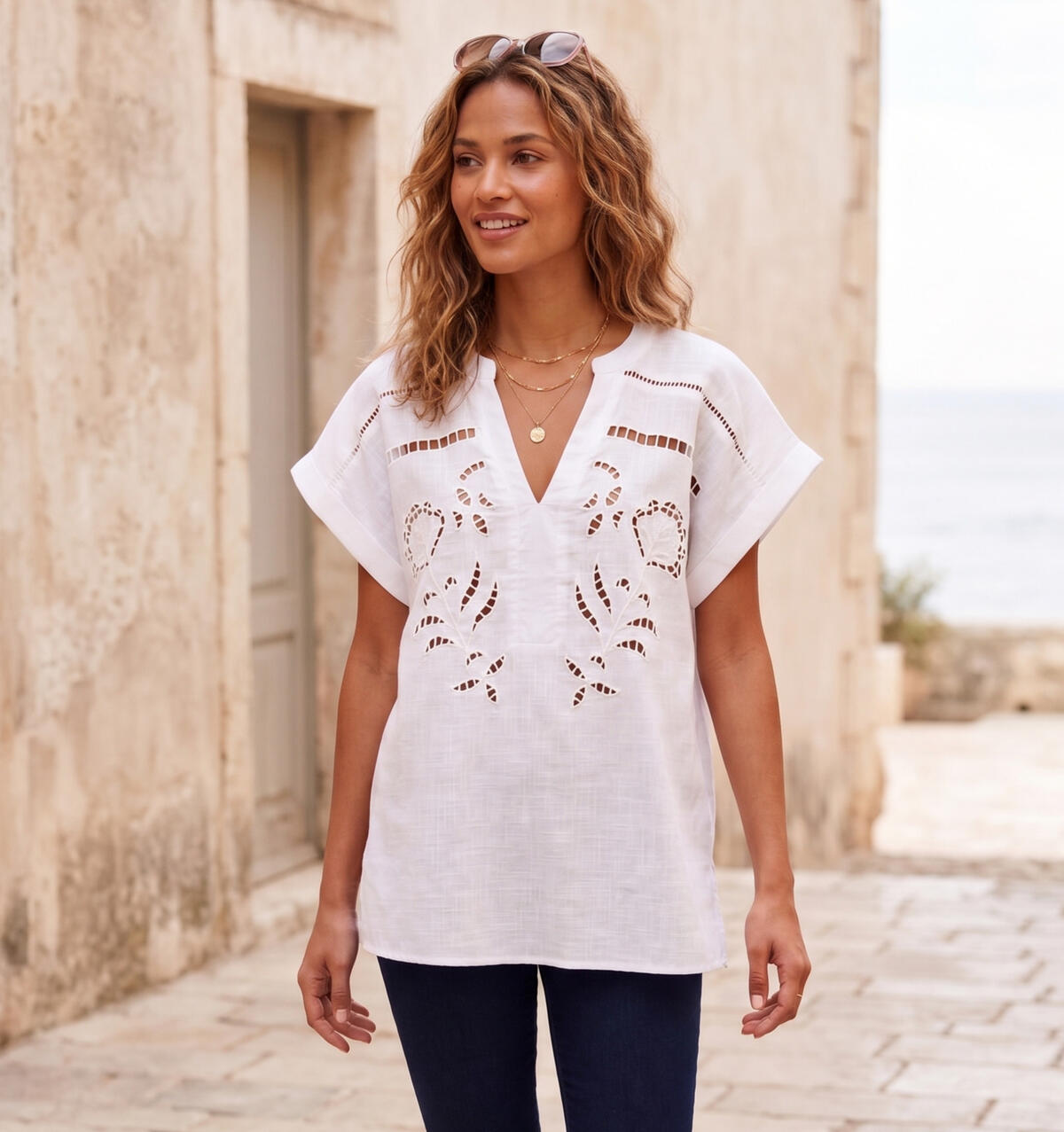 Blusa lino con puntilla calado y bordado
