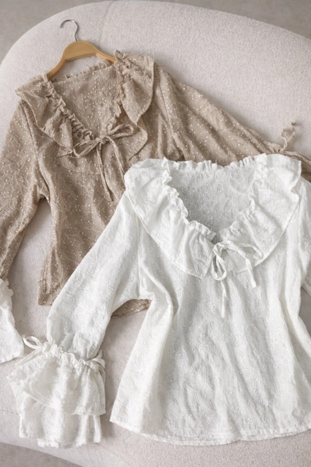 BLUSA ML CON VOLADOS LINO BORDADO