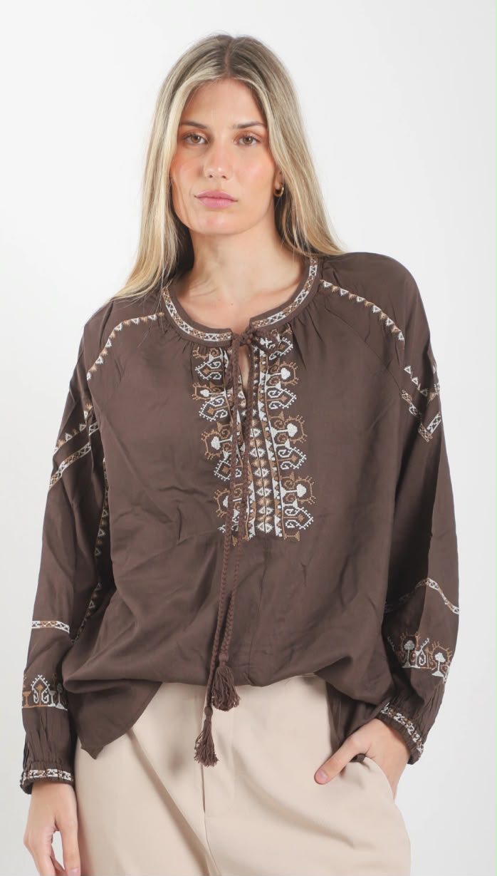 CAMISOLA BORDADA IMPORTADA