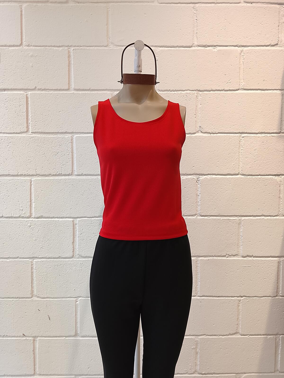 C702 - Musculosa Roma
