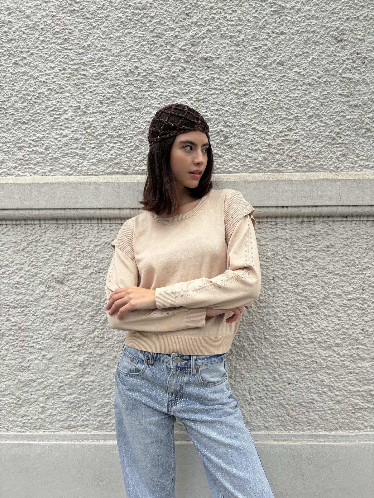 Sweater Volados con Tachas