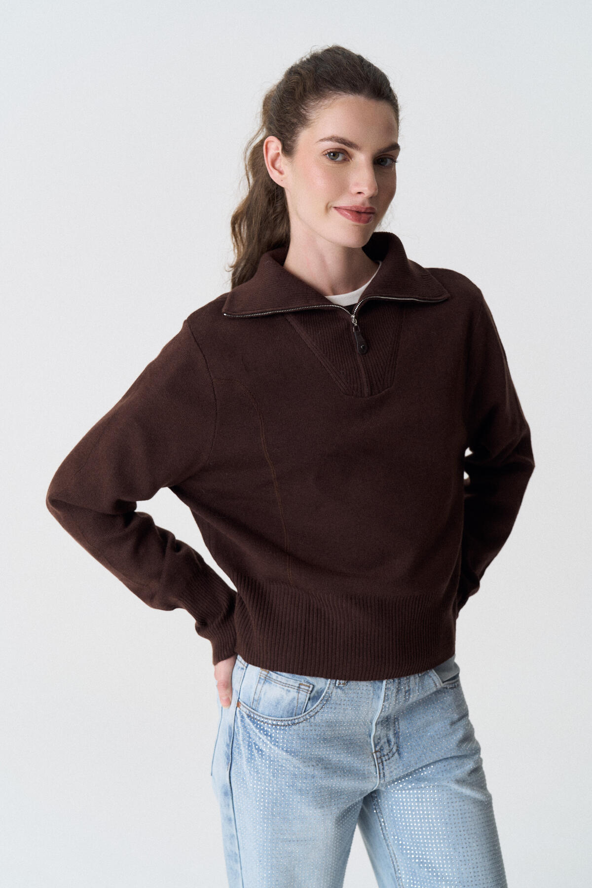 Sweater Cuello Alto con Cierre Soft