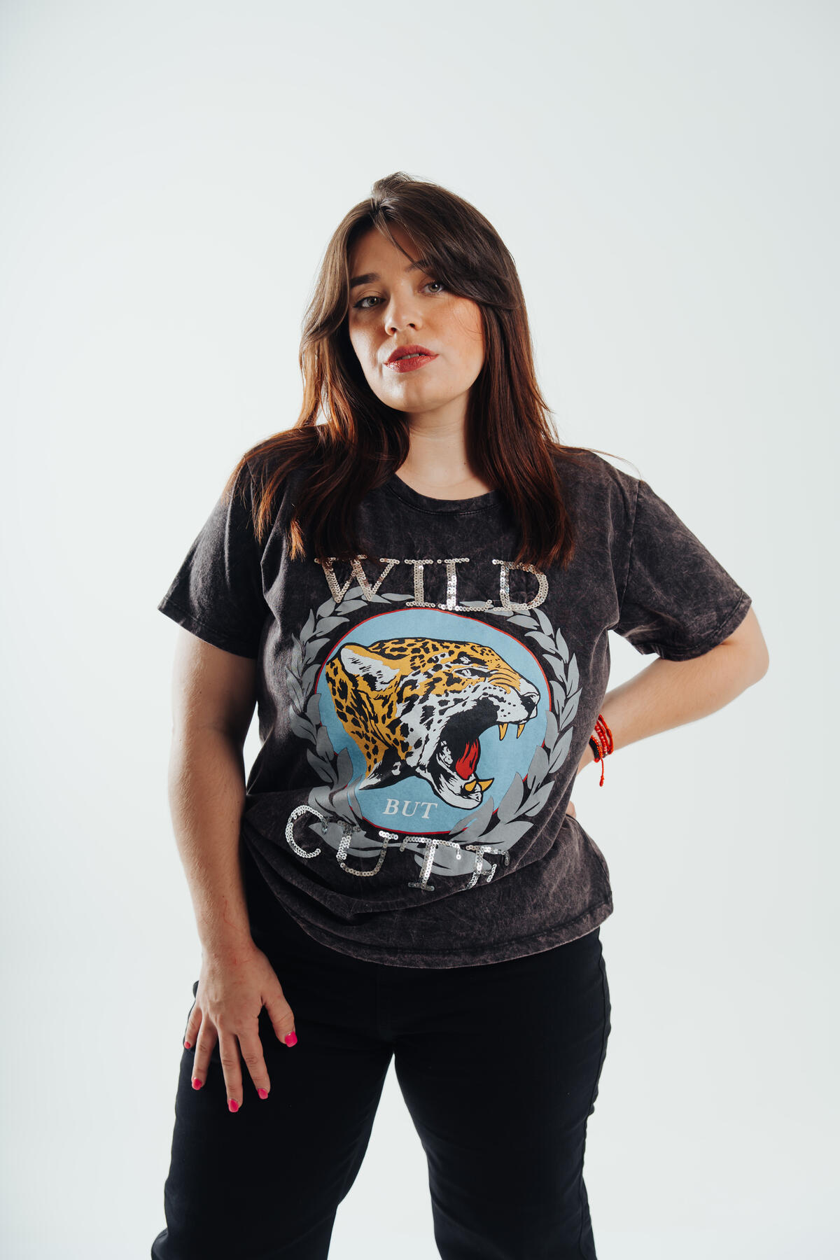 Remera WILD CUTE nevada bordada de lentejuelas