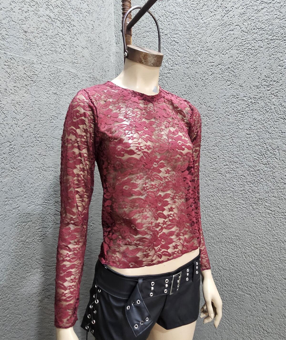 Remera encaje clasica